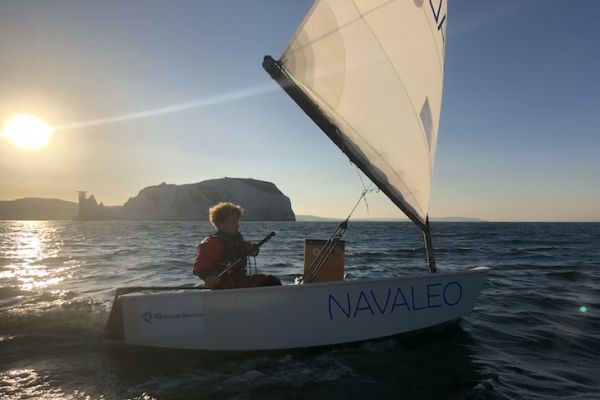 12-годишен моряк прекоси Северно море с едноместна лодка